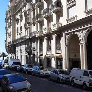 Large Beautiful Studio Near The Negresco Apartment
